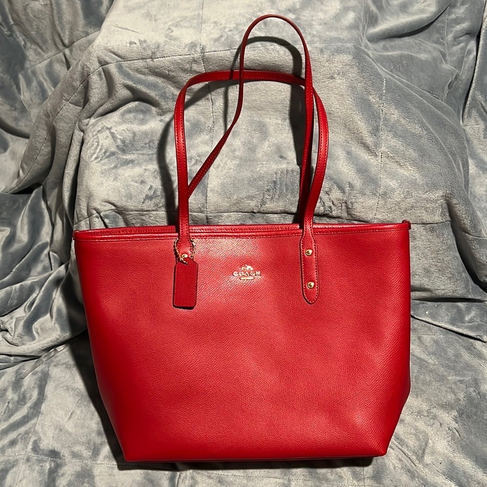 COACH crossgrain leather city zip tote